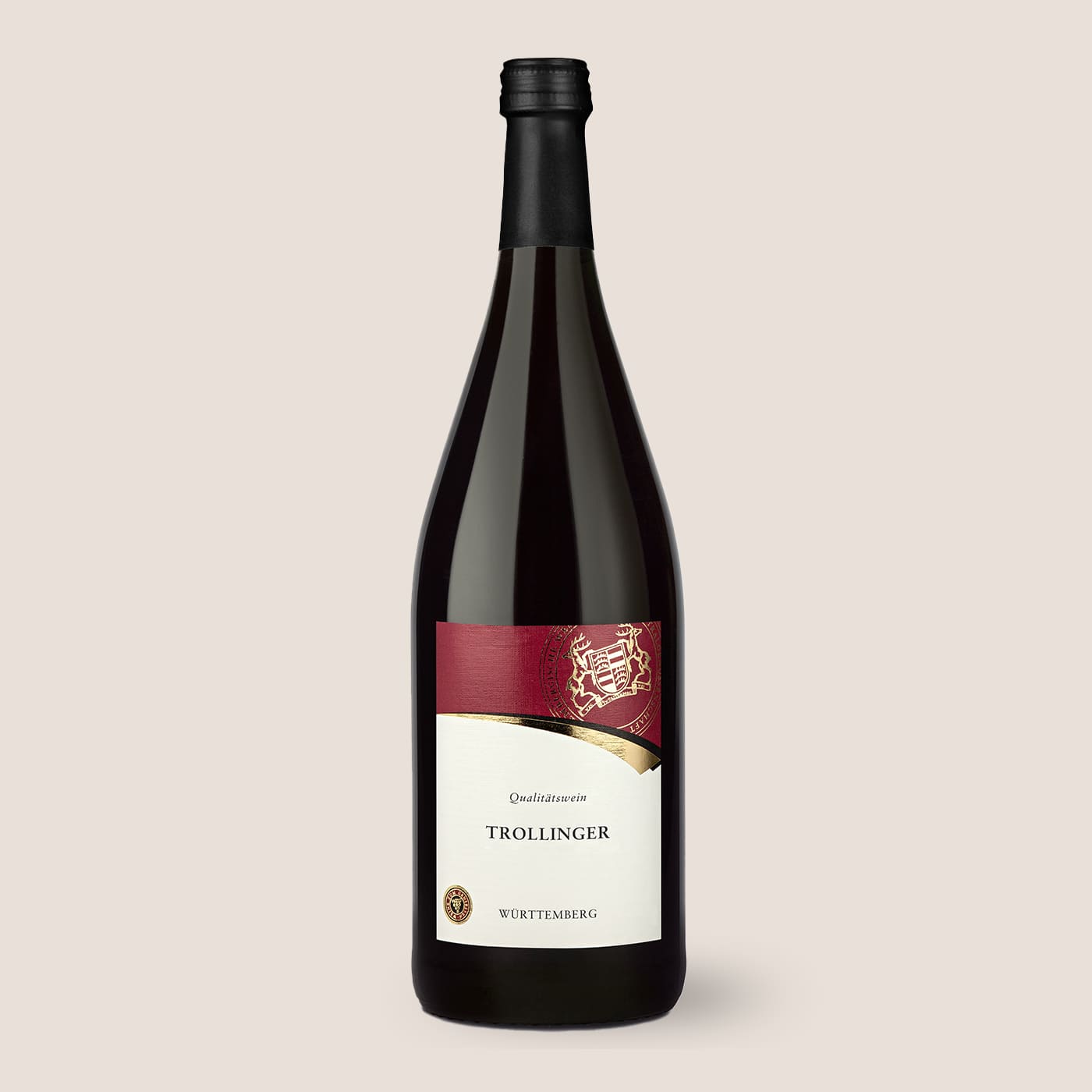 Dunkle Flasche Aus’m Ländle Trollinger der WZG mit rot-weißem Etikett.