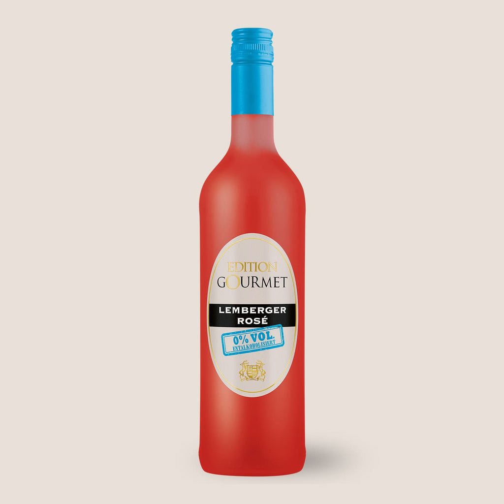 Edition Gourmet Lemberger Rosé alkoholfrei von WZG in der Flasche vor hellem Hintergrund.