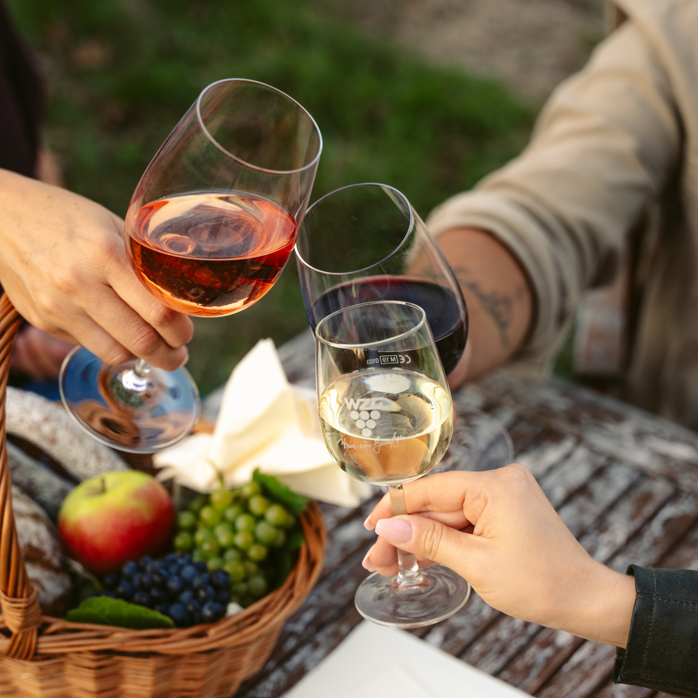 WZG Newsletter Hintergrundbild Wein