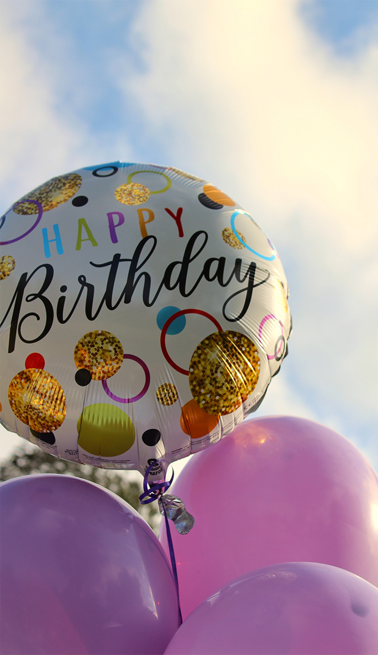 Ballon mit der Schrift Happy Birthday zum Geburtstag WZG Weinanlass Geburtstag